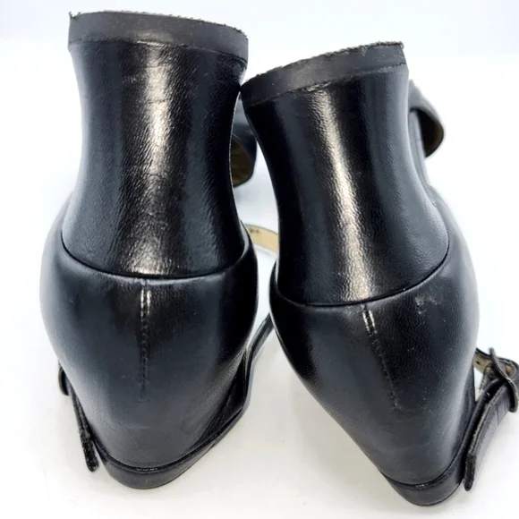 YVES SAINT LAURENT VINTAGE LEATHER T-STRAP ALMOND TOE MARY JANE SHOES BLACK 7.5